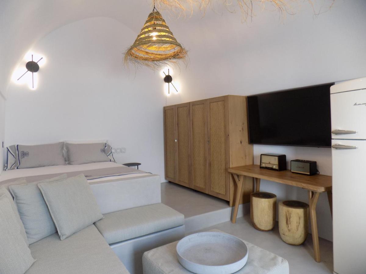 Imarkellis Santorini Pyrgos Kallistis Bagian luar foto