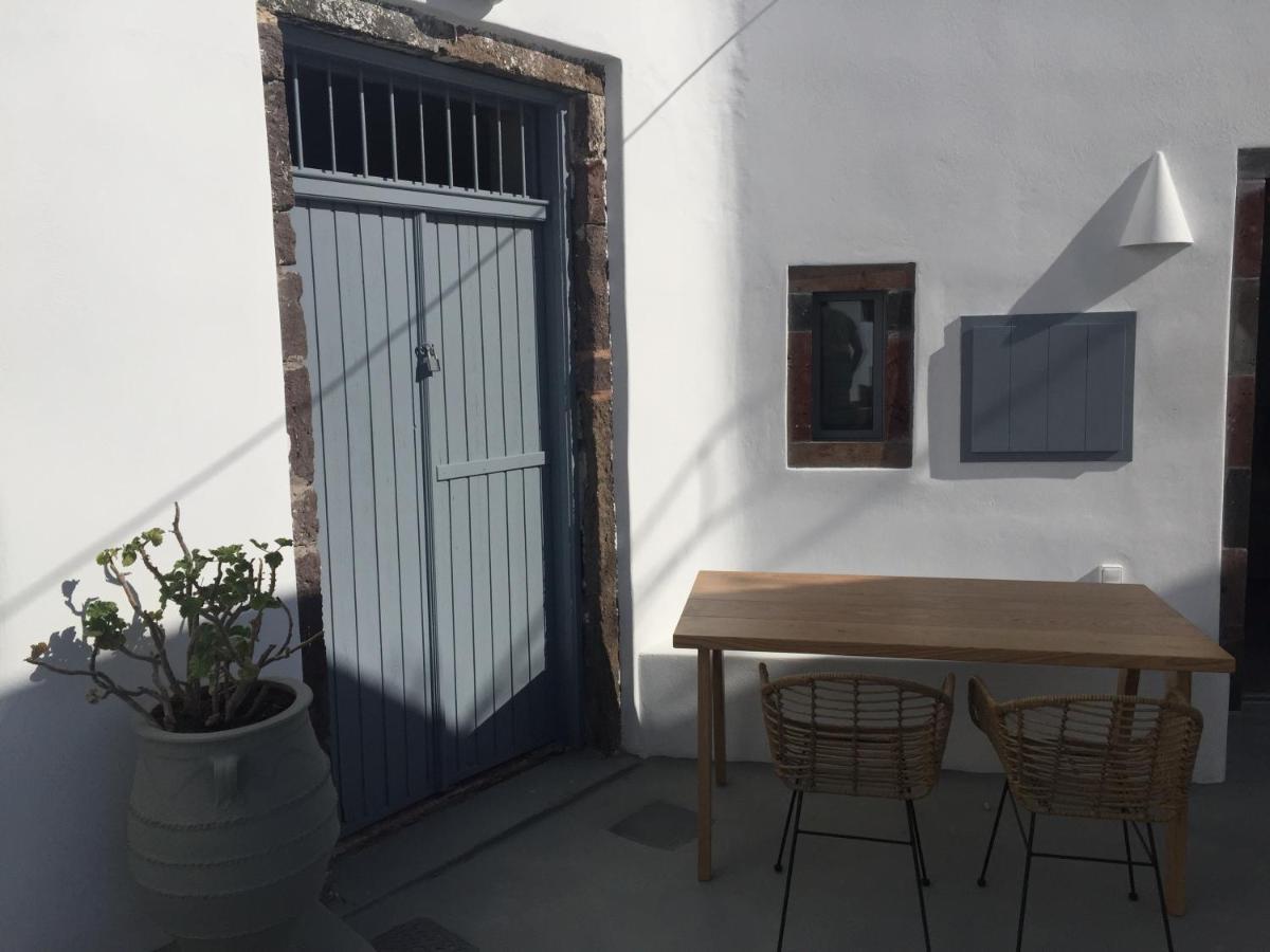 Imarkellis Santorini Pyrgos Kallistis Bagian luar foto