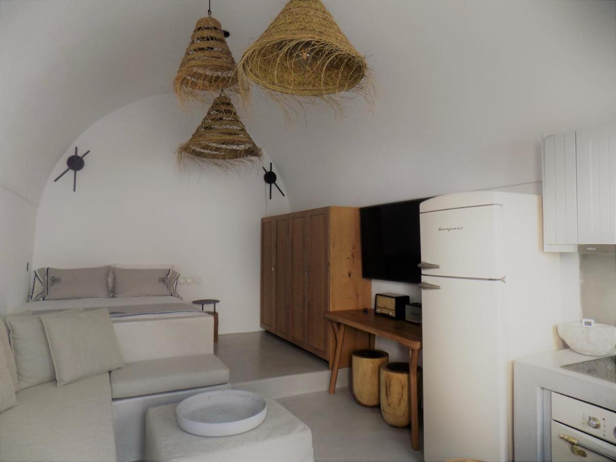 Imarkellis Santorini Pyrgos Kallistis Bagian luar foto