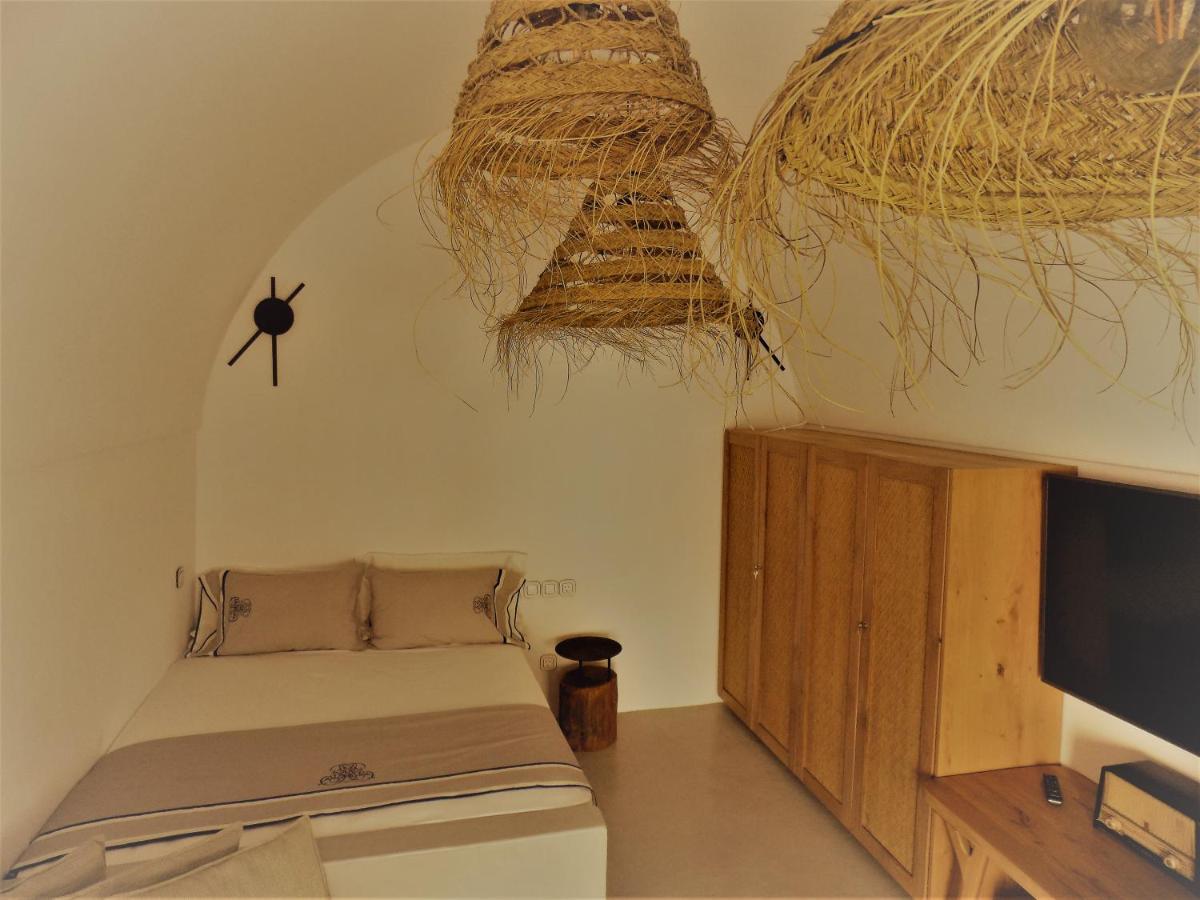 Imarkellis Santorini Pyrgos Kallistis Bagian luar foto