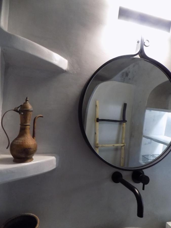Imarkellis Santorini Pyrgos Kallistis Bagian luar foto