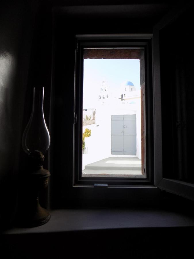 Imarkellis Santorini Pyrgos Kallistis Bagian luar foto