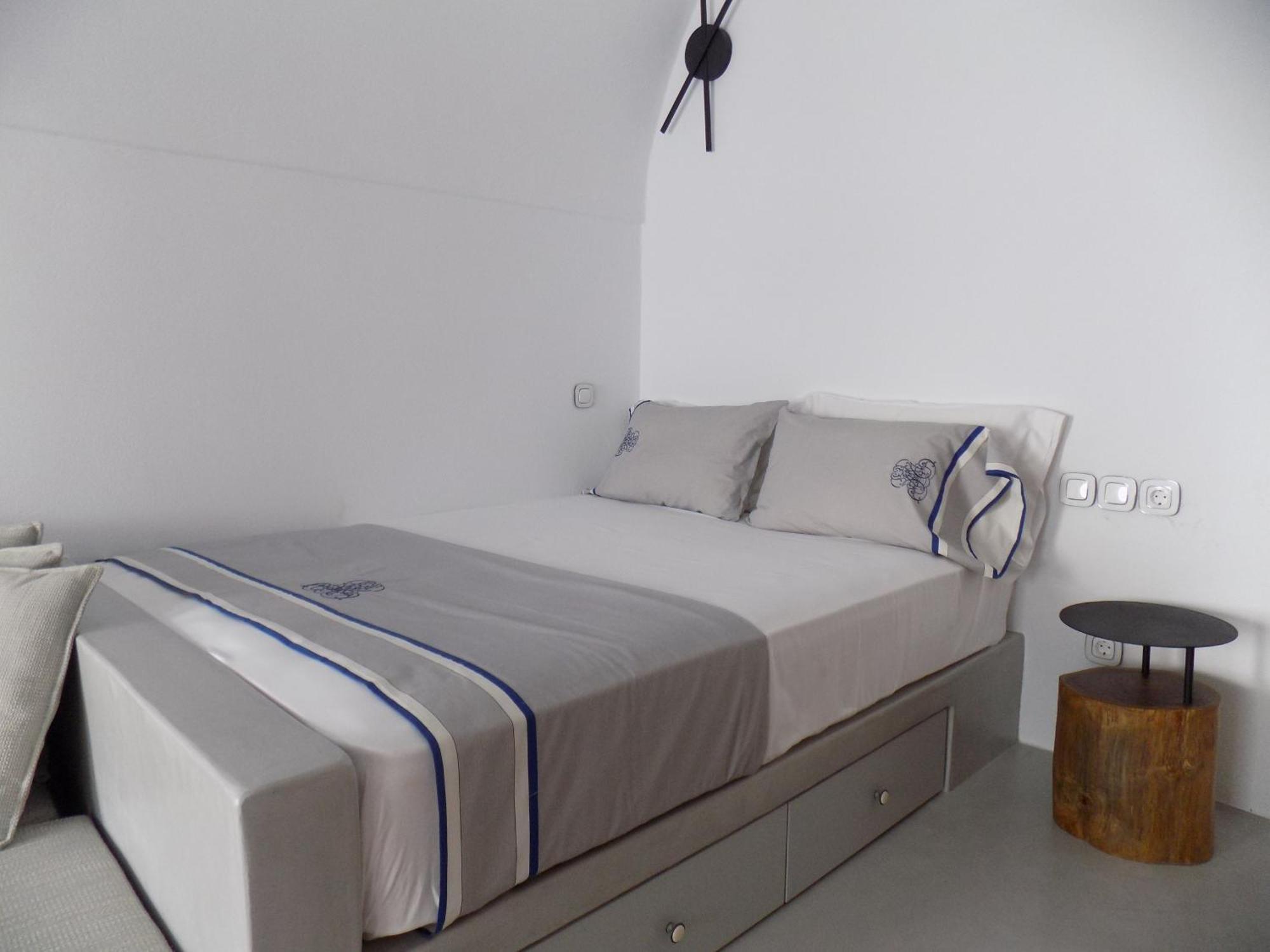 Imarkellis Santorini Pyrgos Kallistis Bagian luar foto